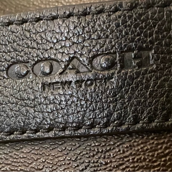 Vintage Leather Coach Camouflage Crossbody Bag - Picture 4 of 16